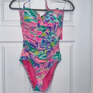 Lilly Pulitzer Flamenco one piece swimsuit in ”It Was All a Dream”.